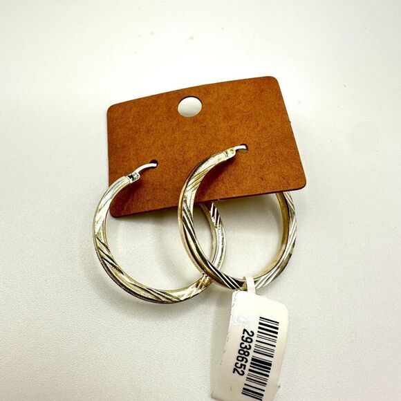 No Brand Jewelry - NWT 1.25" diameter sterling silver and diamond cut hoop earrings!